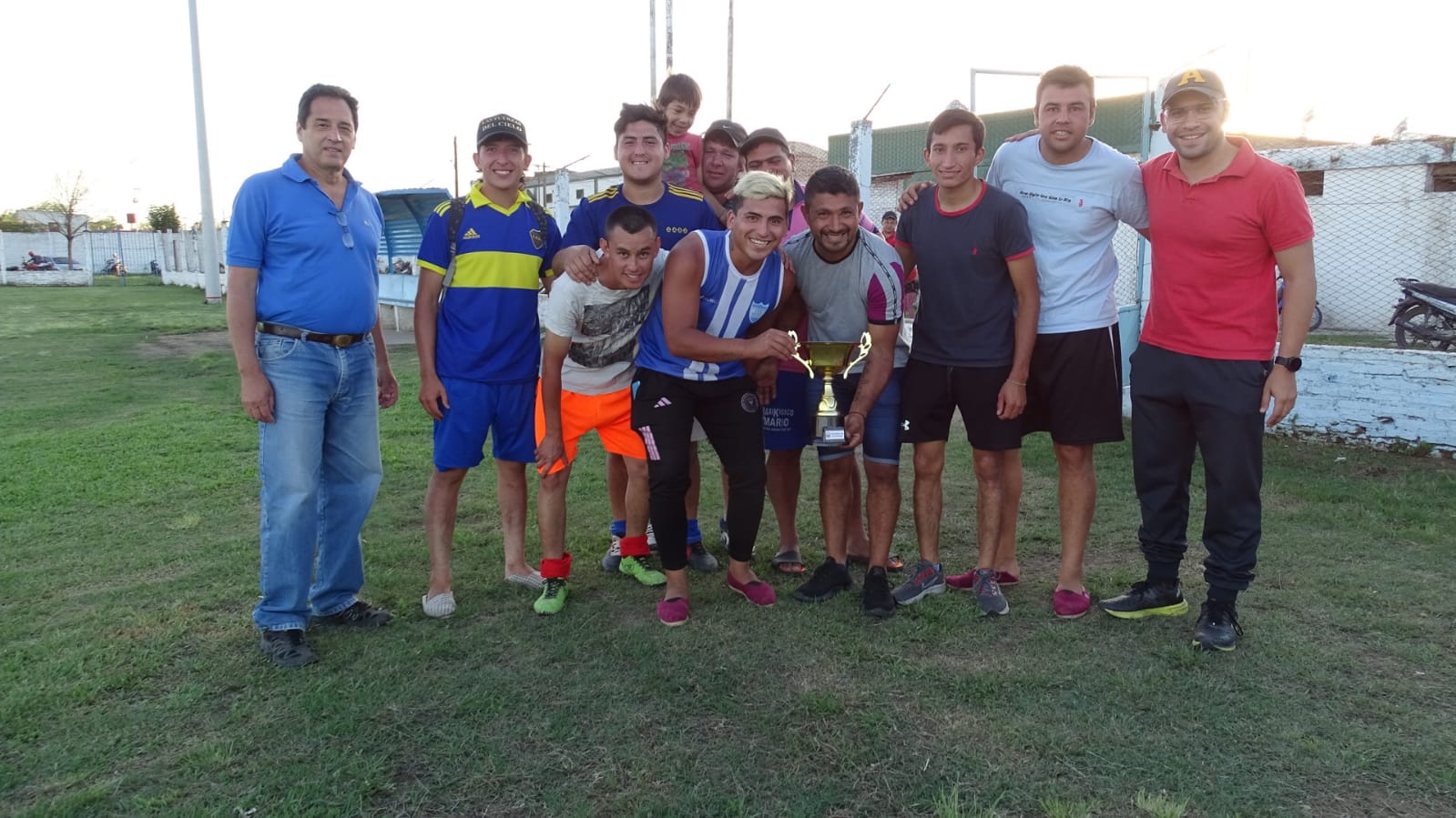 CATEGORÍA MÁS DE 36 RECOLECCIÓN TURNO TARDE BARRIO EN LA FINAL A LA MÁQUINA, DEPORTES CONGELÓ AL EQUIPO DEL FRIGORÍFICO EN LA CATEGORÍA HASTA 35 AÑOS