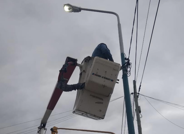 Gran inversión municipal en reposición lumínica