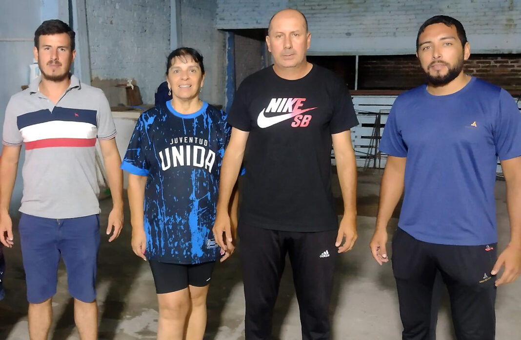 Juventud Unida presentó a Walter López como nuevo DT para esta temporada