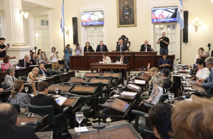 Es Ley transformación de Juzgados de Paz en Civil, Comercial, Laboral y de Familia en distintas localidades