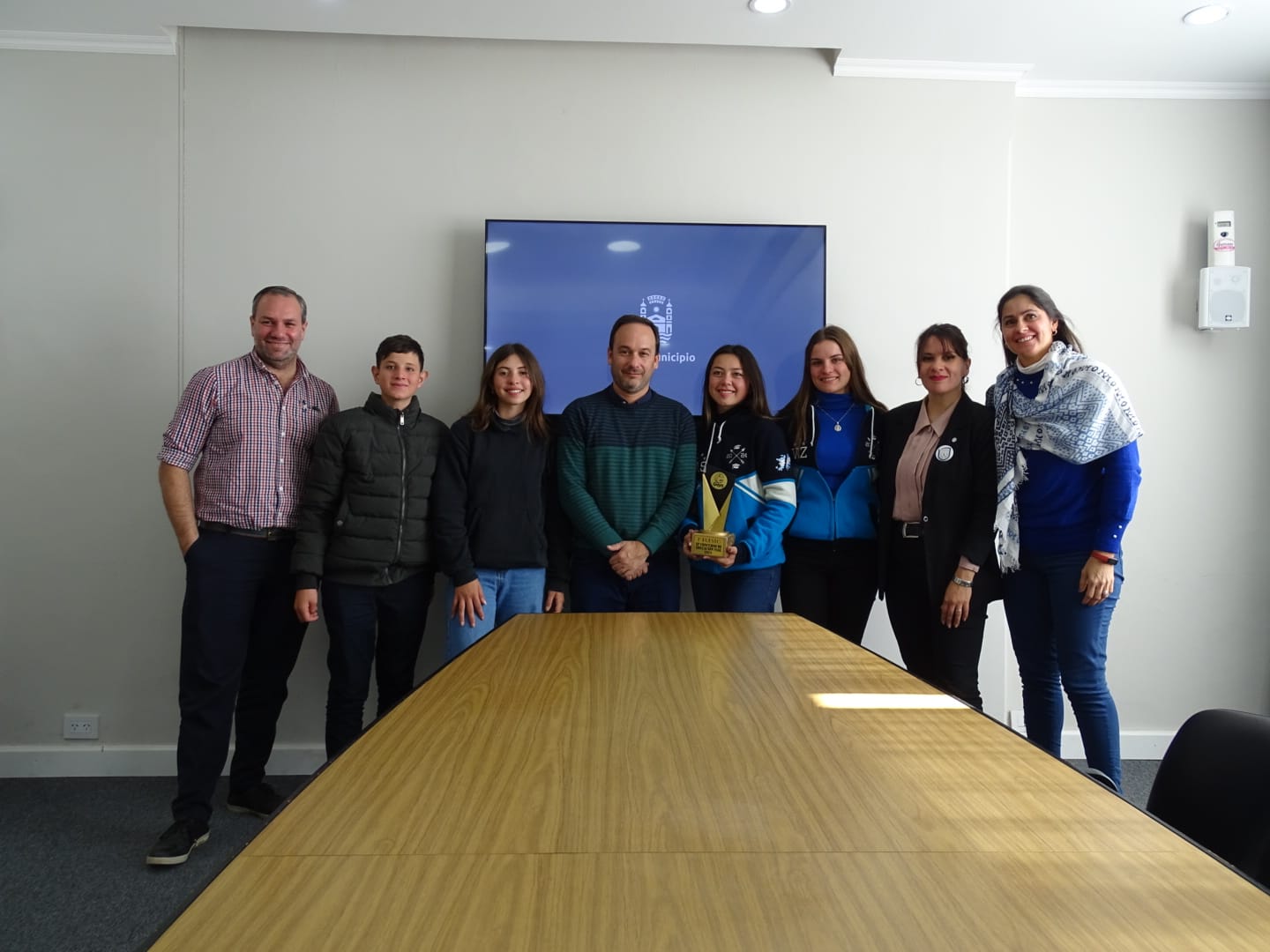   GANADORES DEL XI CONCURSO DE EDUCACIÓN VIAL FUERON RECIBIDOS POR EL INTENDENTE MARIANO HORMAECHEA