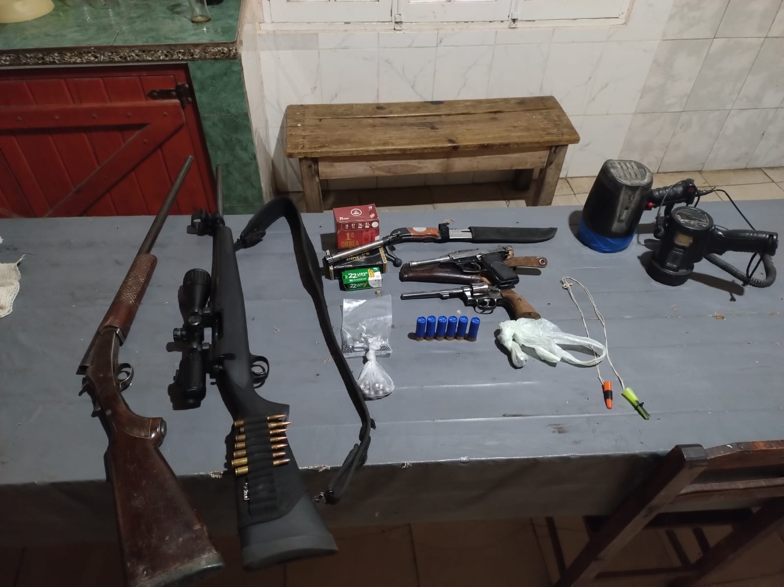 PRIAR GOYA Incautaron armas sin papeles cuando realizaban casa ilegal de animales
