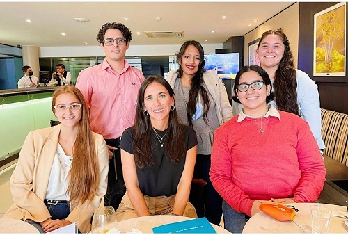 JOVENES CON BRAMBILLA
