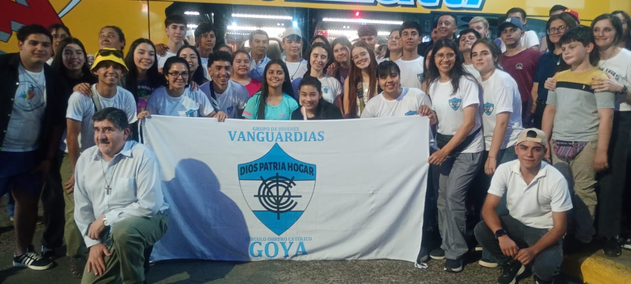 JÓVENES DE LA ZONA RURAL DE GOYA DE LAS VANGUARDIAS OBRERAS CATÓLICAS RUMBO A MAR DEL PLATA