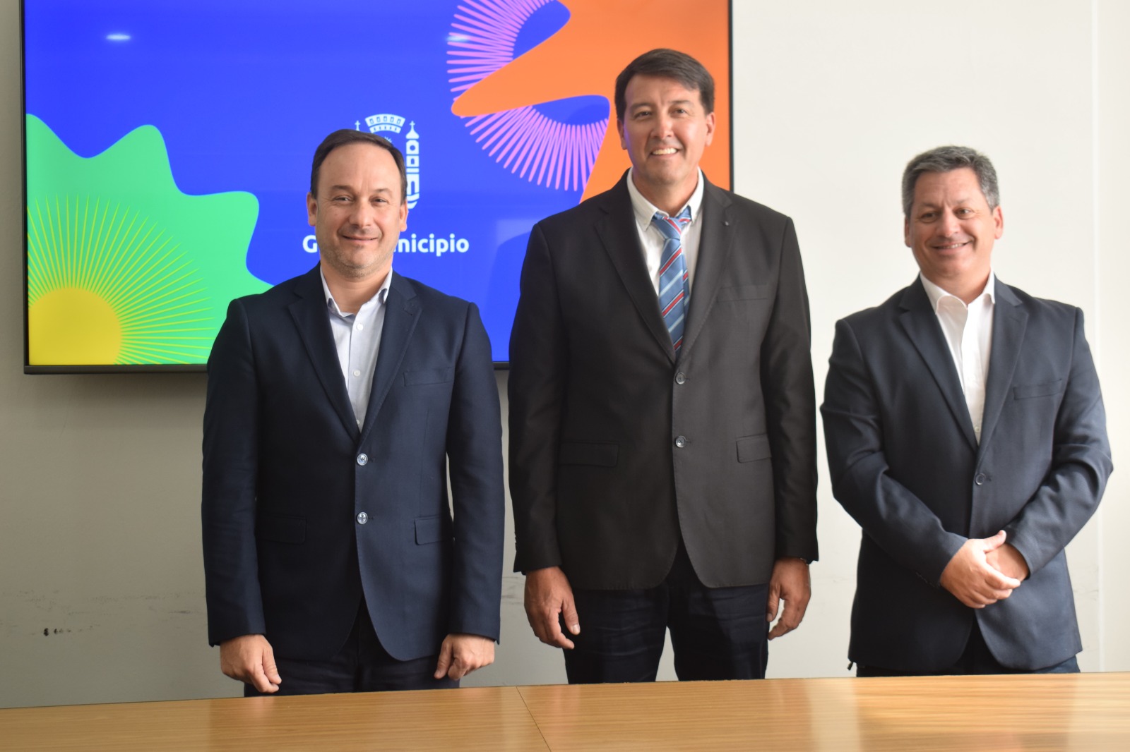 INTENDENTE HORMAECHEA TOMÓ JURAMENTO A GUSTAVO JAVIER BENÍTEZ COMO NUEVO SECRETARIO DE OBRAS Y SERVICIOS PÚBLICOS