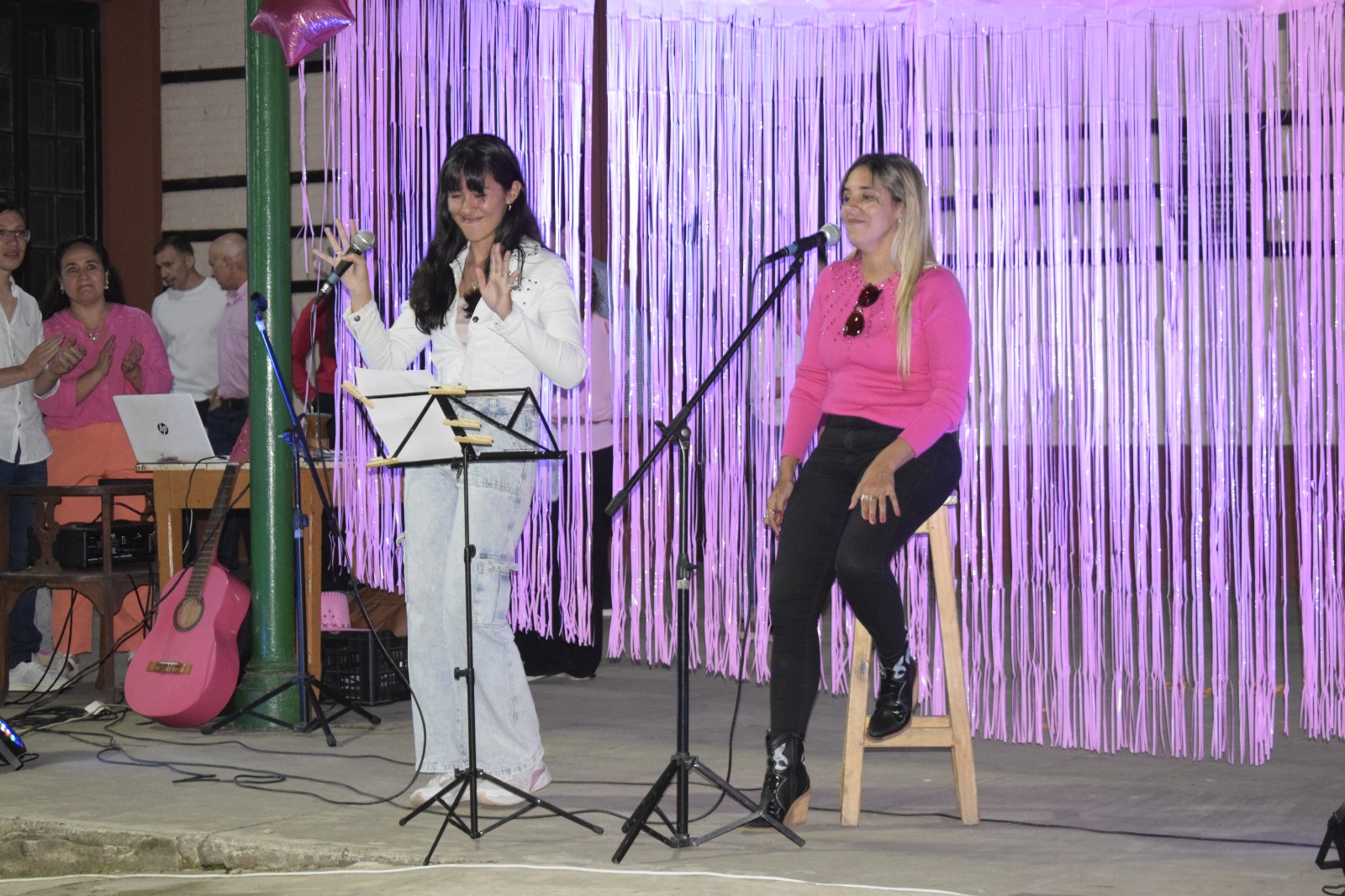 KARAOKE SOLIDARIO: Escuela de Música Don Alcides Romero colabora con Fundación Brilla Mujer