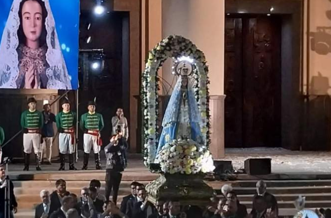 Coronación de la Virgen de Itatí: cientos de miles de peregrinos honran a la patrona de Corrientes