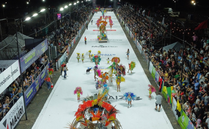 Curuzú Cuatiá celebró el inicio de su carnaval con la inauguración de un nuevo corsódromo
