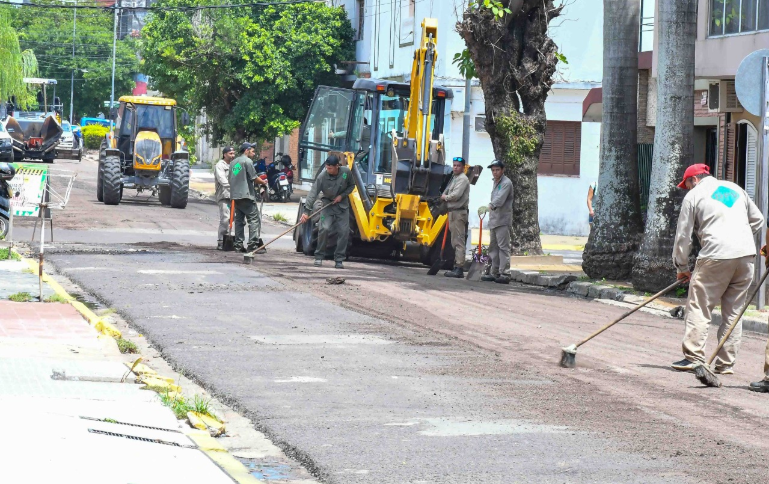 Valdés recorrió obras viales de la Capital “fundamentales para los correntinos”