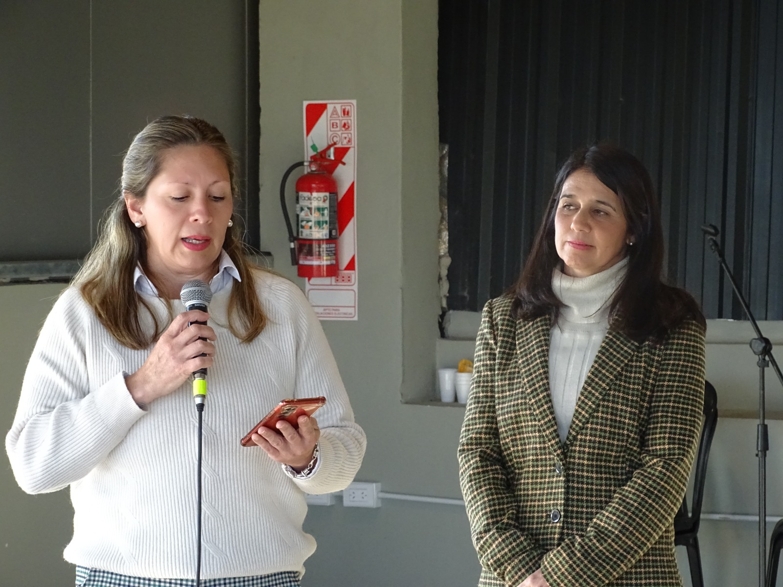 EMPODERAMIENTO A TRAVÉS DE LAS FINANZAS: CHARLA INSPIRADORA DE LEONOR LAPROVITTA EN LA FERIA CULTURAL DE GOYA