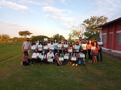 La Dirección de Empleo y Capacitación entregó certificados del curso Auxiliar en Peluquería en Paraje Maruchas