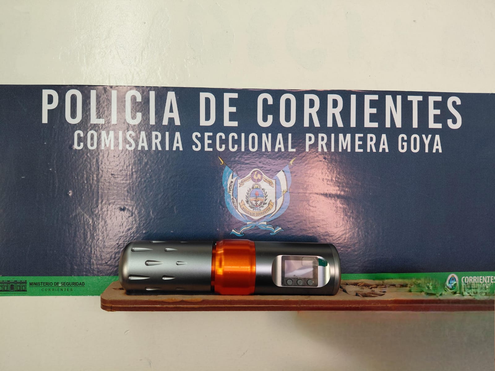 POLICÍA RECUPERÓ MAQUINA DE TATUAR SUSTRAÍDA EL FIN DE SEMANA
