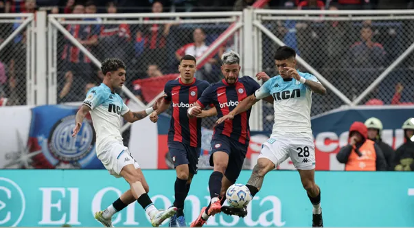 Liga Profesional: Racing le ganó 2-1 a San Lorenzo y sueña con el título