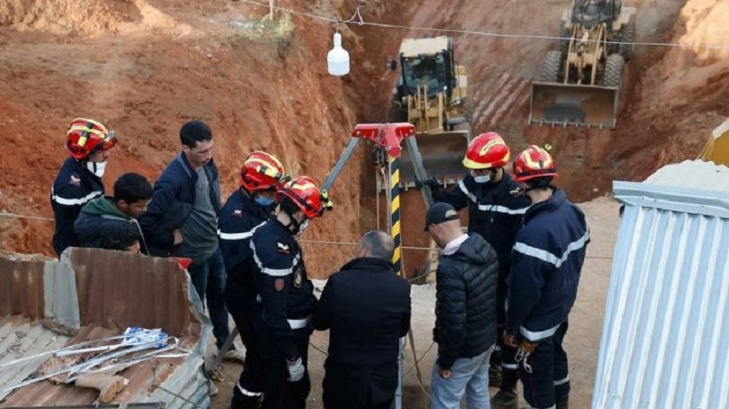 Marruecos: Rescatistas se acercan a Rayan en el fondo del pozo