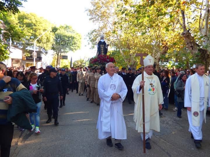 FIESTAS PATRONALES DE SANTA RITA EN ESQUINA: MONSEÑOR CANECIN INVITO A VIVIR CON ESPERANZA