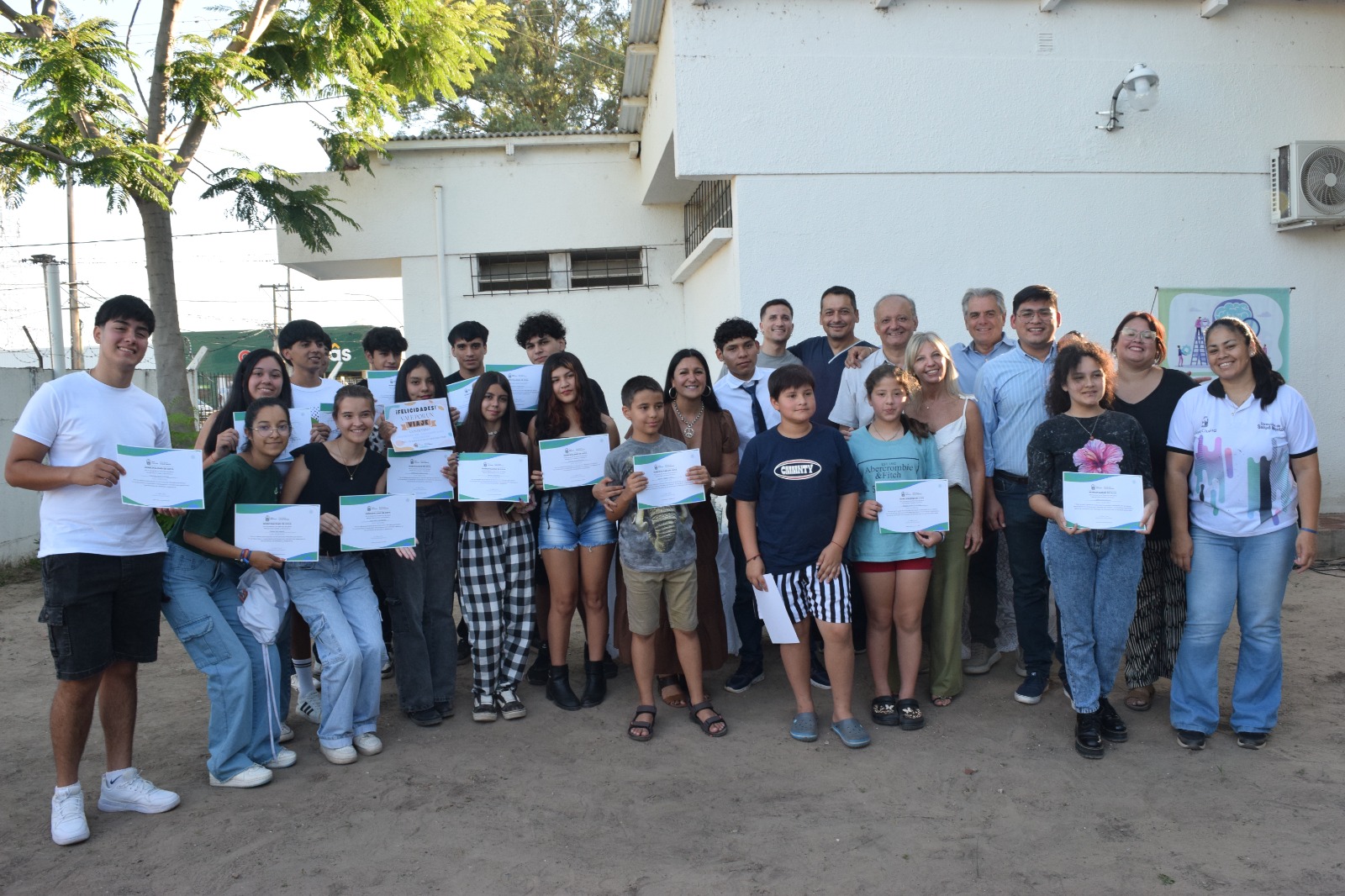 DIRECCIÓN DE SALUD MENTAL ENTREGÓ PREMIOS Y DISTINCIONES DEL CONCURSO MURALES QUE SANAN