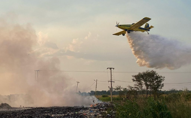 Corrientes intensifica su lucha contra el fuego ante el extremo calor