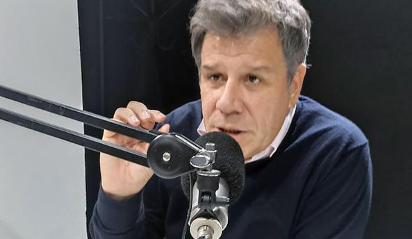 Facundo Manes: "Frenemos antes de que sea tarde la pulsión antirrepublicana de Javier Milei y Santiago Caputo"
