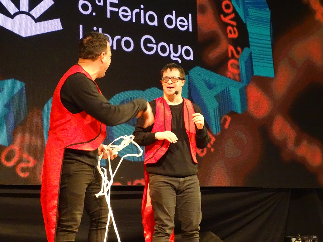 MAGIA INCLUSIVA: UN ESPECTÁCULO QUE DERRIBA BARRERAS EN LA FERIA DEL LIBRO DE LAS PASIONES