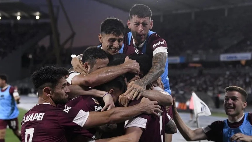 Talleres perdió con Lanús, se alejó de la cima y se fue silbado