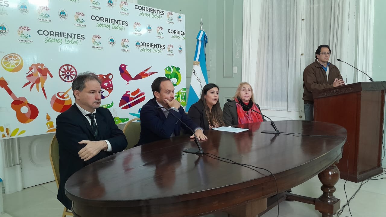 MUNICIPALIDAD DIO A CONOCER LA FERIA DEL LIBRO AL PUBLICO CORRENTINO