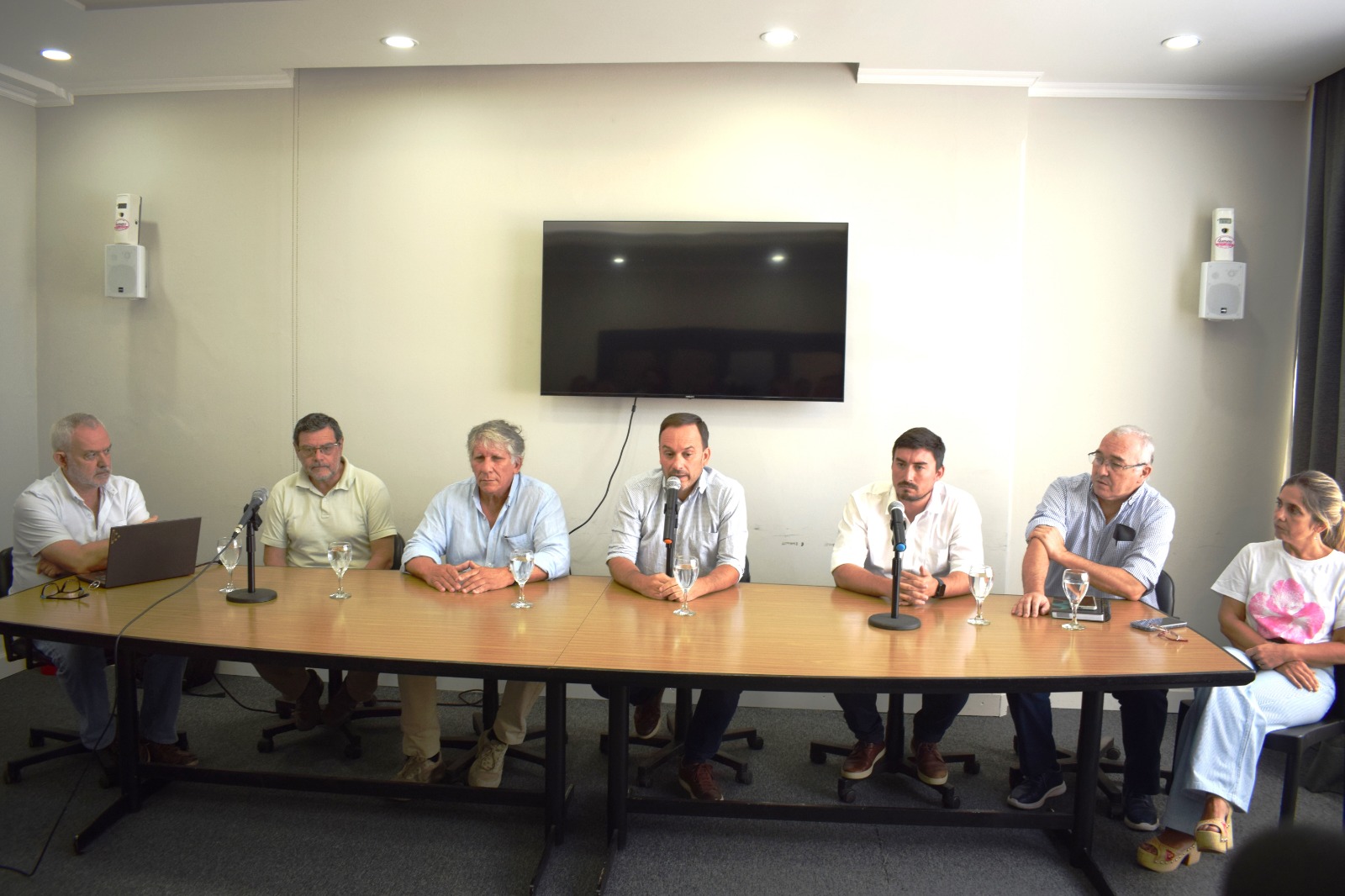  PROYECTO COSTANERA: “UN PASO IMPORTANTE QUE ESTAMOS DANDO CON EL GOBERNADOR GUSTAVO VALDÉS". Dijo el Intendente Hormaechea