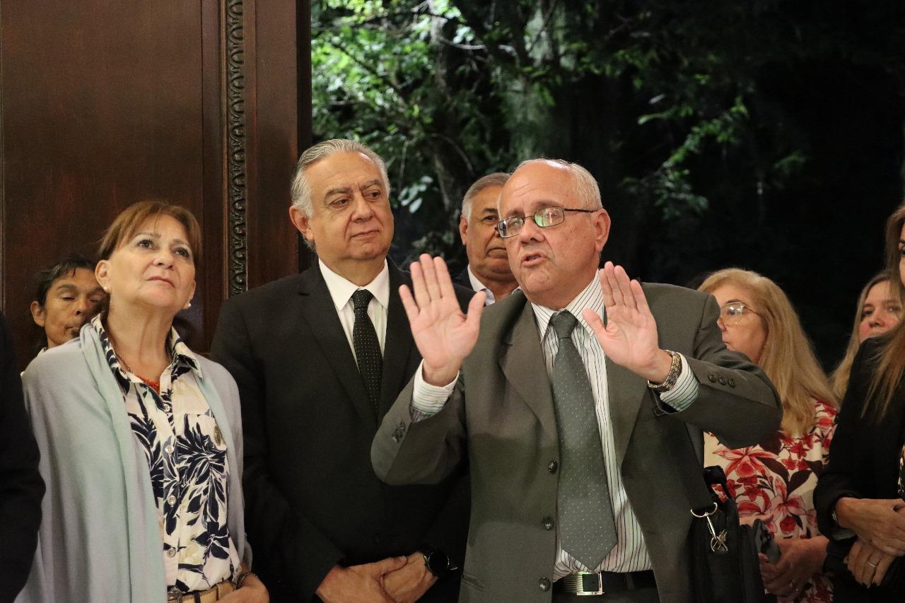 Mes de Corrientes: Presentaron el libro: “El edificio Legislativo”