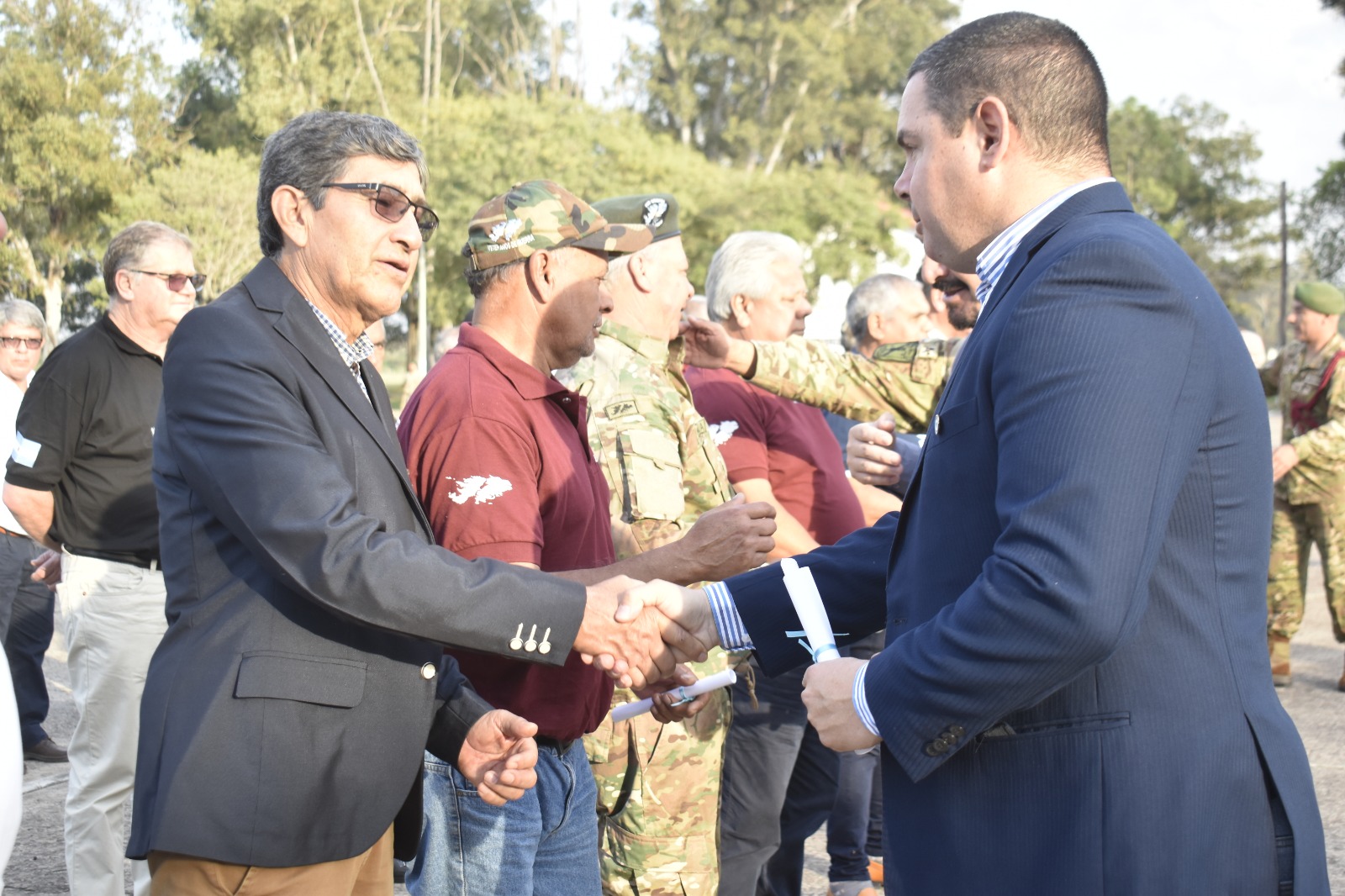  ENTREGARON RECONOCIMIENTOS A LOS VETERANOS DE LA GUERRA DE MALVINAS