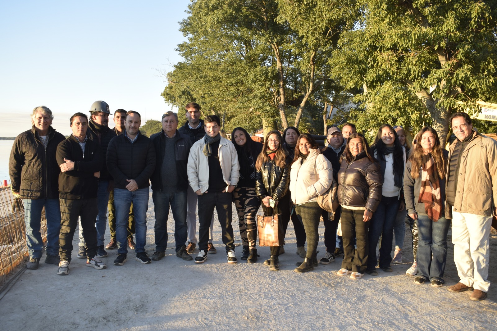 MARIANO HORMAECHEA JUNTO A LOS VECINOS OBSERVARON LOS AVANCES DE OBRA DE LA NUEVA COSTANERA GOYA