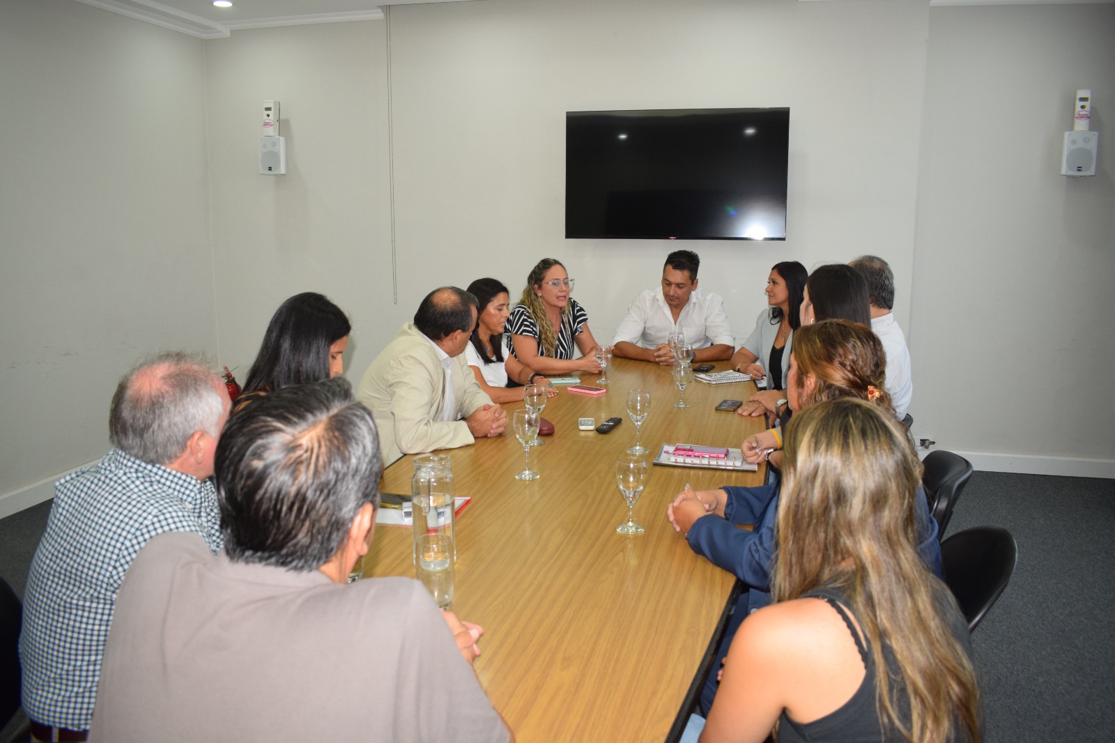 REUNIÓN ENTRE LA MUNICIPALIDAD DE GOYA Y EL PODER JUDICIAL PARA ABORDAR PROBLEMÁTICAS DE SALUD MENTAL Y ADICCIONES