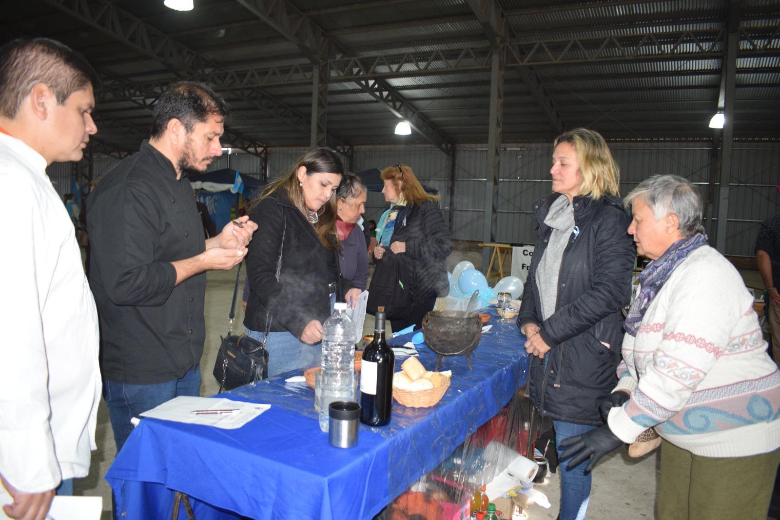 SABORES TRADICIONALES Y ALEGRÍA EN EL FESTIVAL 25 DE MAYO: RESULTADOS DEL CONCURSO DE PLATOS TÍPICOS