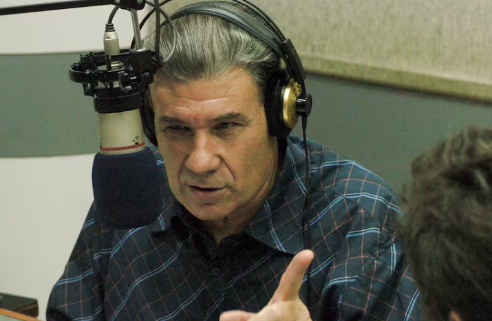 Víctor Hugo: "Para jugarle a la derecha habrá que ser lo que se es, con los dos dedos en V"