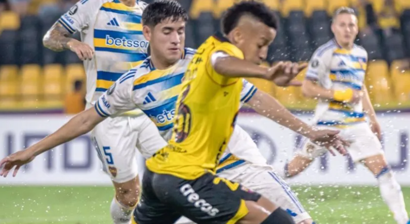 Copa Libertadores: en un partido accidentado y con expulsados, Boca cayó en Guayaquil y complicó la clasificación