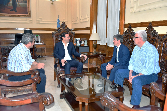 El gobernador Valdés se reunió con legisladores y dialogó sobre distintos proyectos.