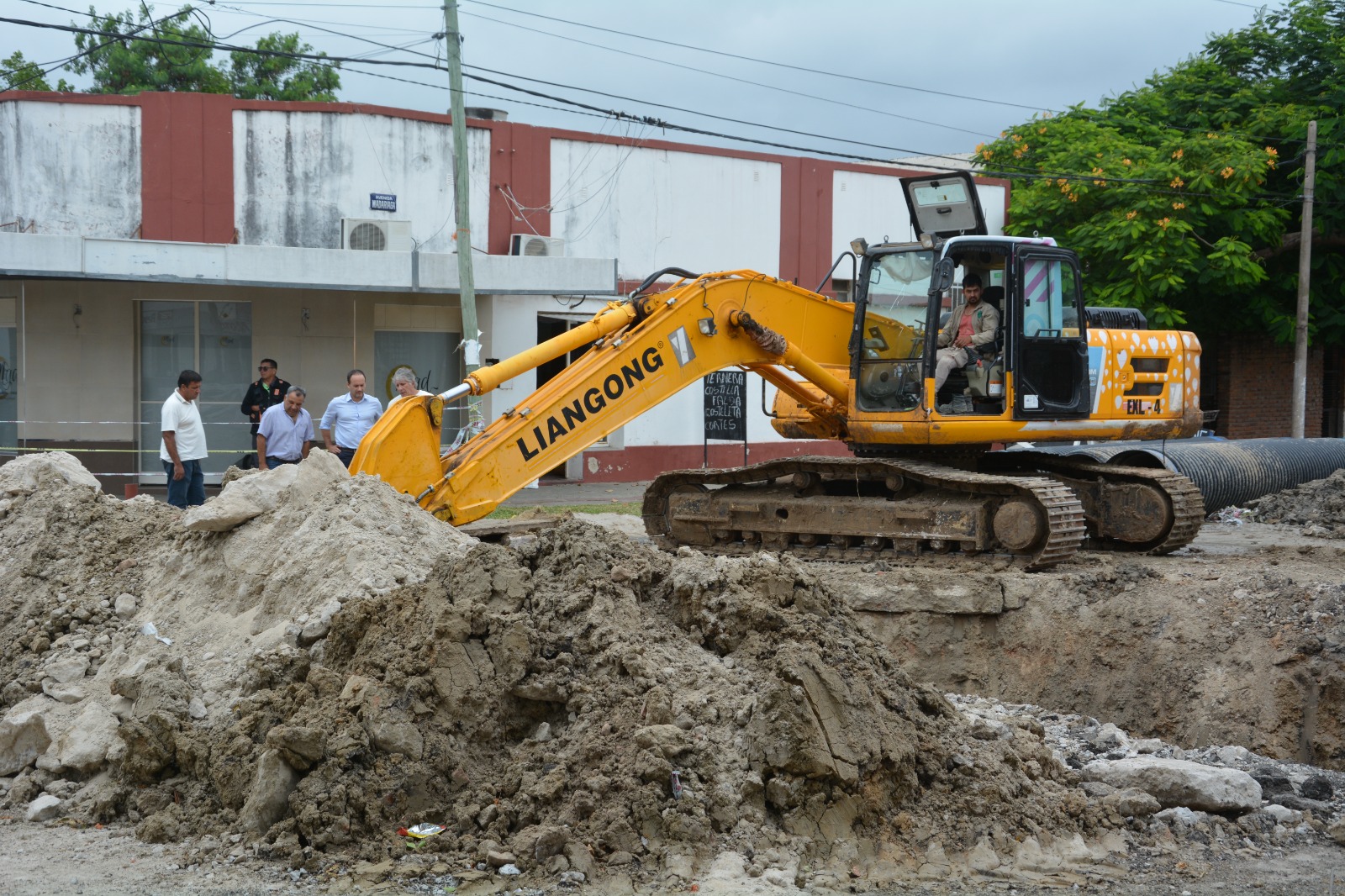 IMPORTANTE MEJORA EN EL SISTEMA PLUVIAL: EL INTENDENTE HORMAECHEA RECORRIÓ LOS TRABAJOS EN PLENA EJECUCIÓN