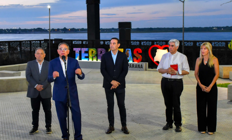 Recuperación de espacios públicos en Capital: Valdés inauguró el Paseo "Terrazas del Paraná"