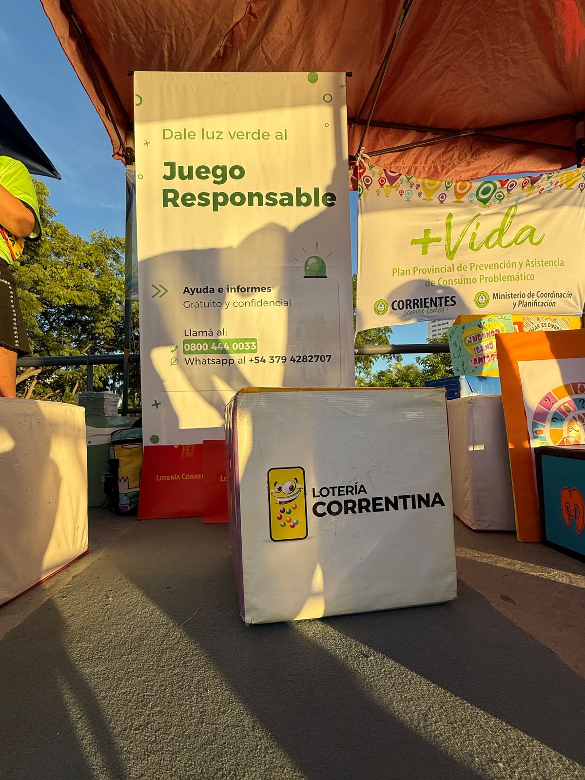 Lotería Correntina participó en la jornada de concientización sobre Juego Responsable en la Playa Arazaty