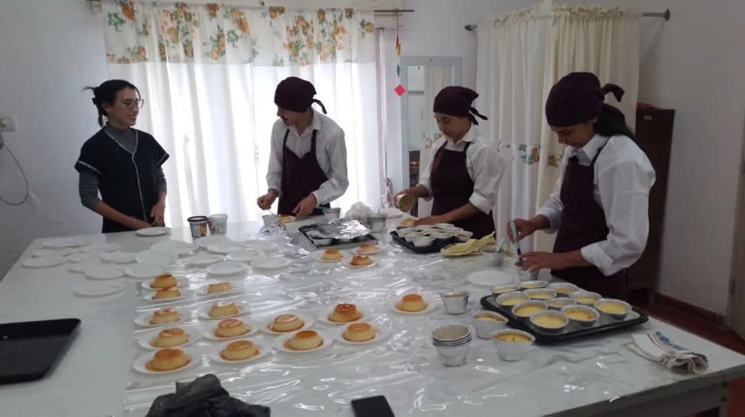 54 AÑOS DE LA ESCUELA DE ECONOMÍA DOMÉSTICA Y DE LA ESCUELA MUNICIPAL ANTONIO R. VILLARREAL