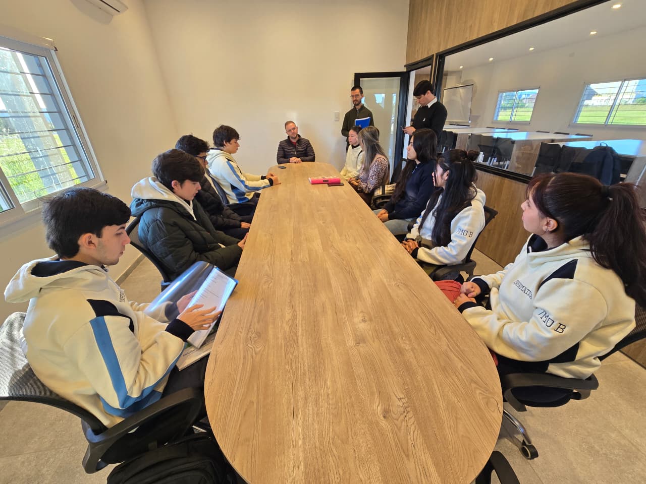 EL MUNICIPIO INCORPORA PASANTES DE INFORMÁTICA PARA FORTALECER LOS SERVICIOS DIGITALES Y LA  ATENCIÓN AL VECINO