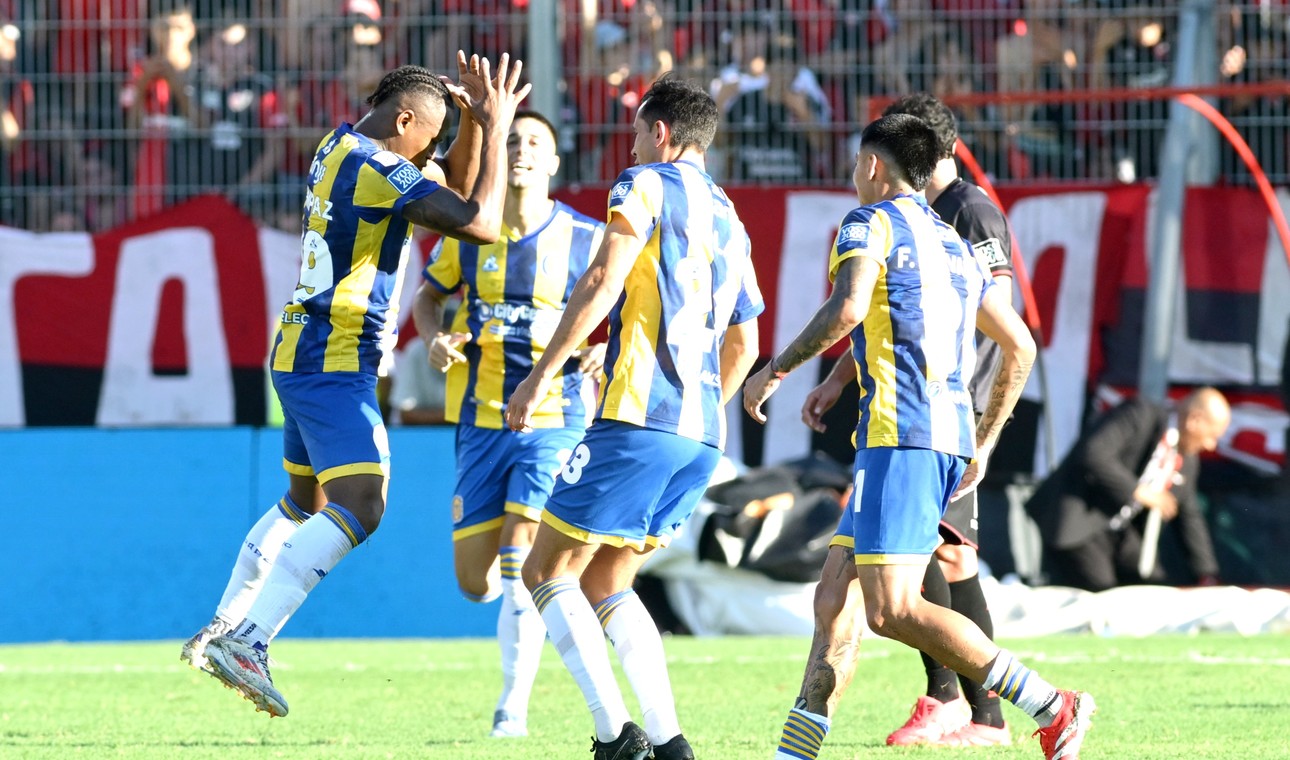 Rosario Central se quedó con el clásico y agudizó la crisis de Newell's en el Torneo Apertura
