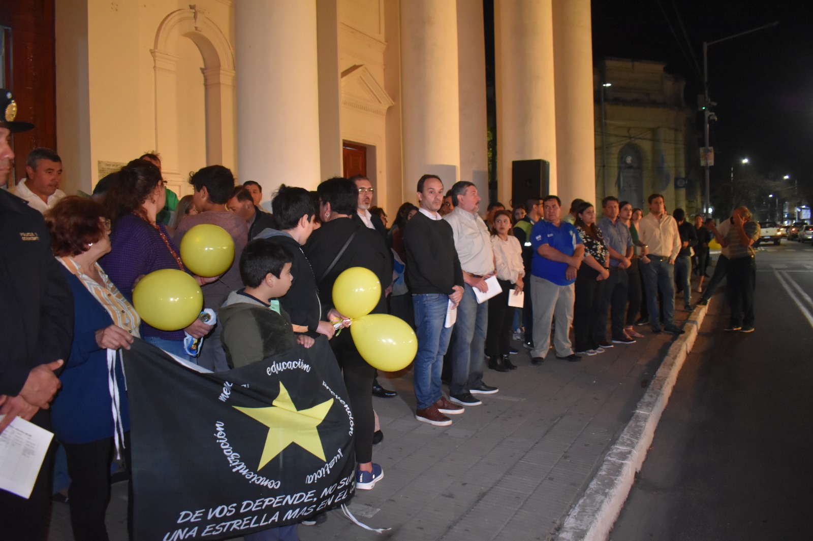 Iluminaron la Catedral de amarillo por dia de la Seguridad Vial: Un emotivo acto encabezado por Mariano Hormaechea