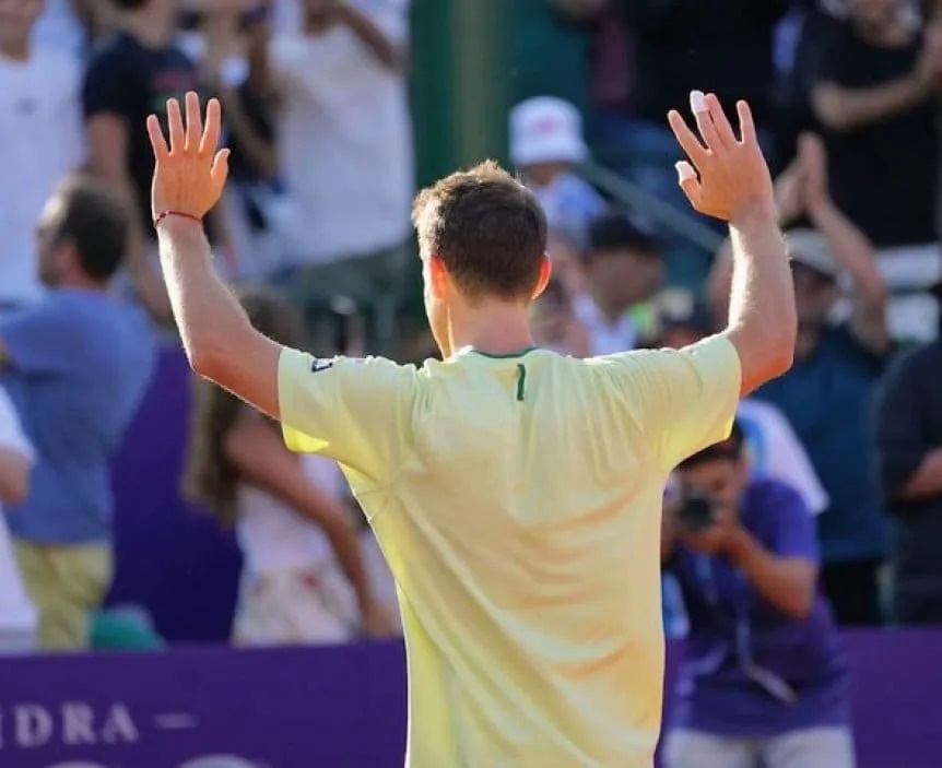 Poderoso el chiquitín: así fue la despedida del Peque Schwartzman