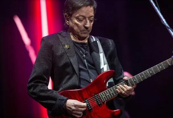 La Plata: investigan a Julio Moura, guitarrista de Virus, por la muerte de su pareja