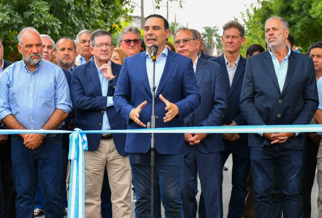 Valdés: "Estas 56 cuadras brindan saneamiento que mejoran la calidad de vida”