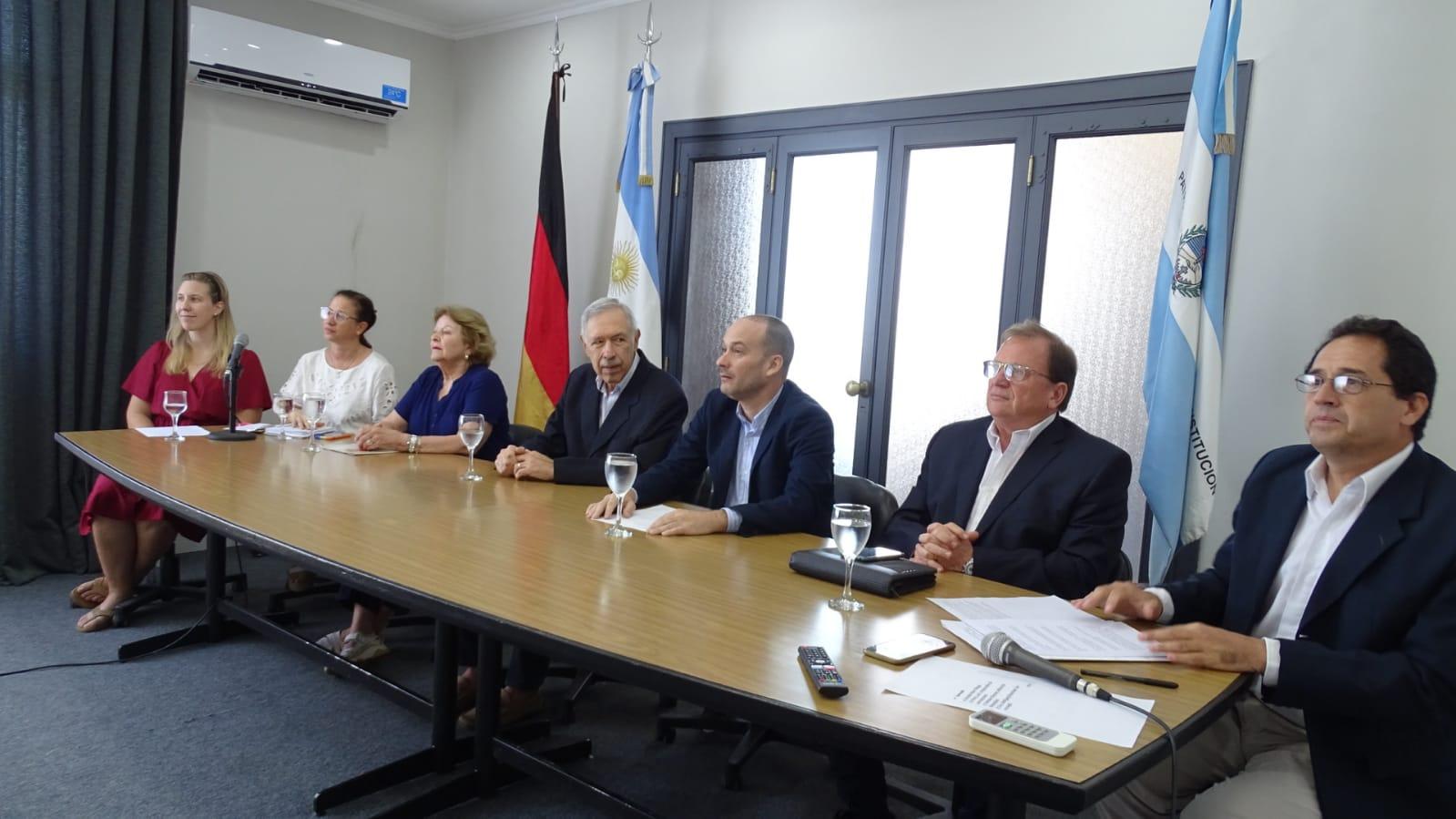 VÍNCULO INQUEBRANTABLE: GOYA Y NEUSTADT RECORDARON LOS 25 AÑOS DE HERMANDAD EN EL AÑO 1992 CON EMOTIVO AUDIOVISUAL