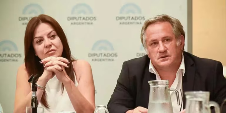 TRAS EL ESCÁNDALO DE LOS ALIMENTOS ALMACENADOS, ECHARON AL SECRETARIO DE NIÑEZ Y FAMILIA