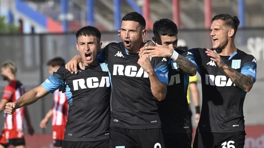 Racing le ganó a Barracas Central y se prendió en la pelea por la Liga Profesional