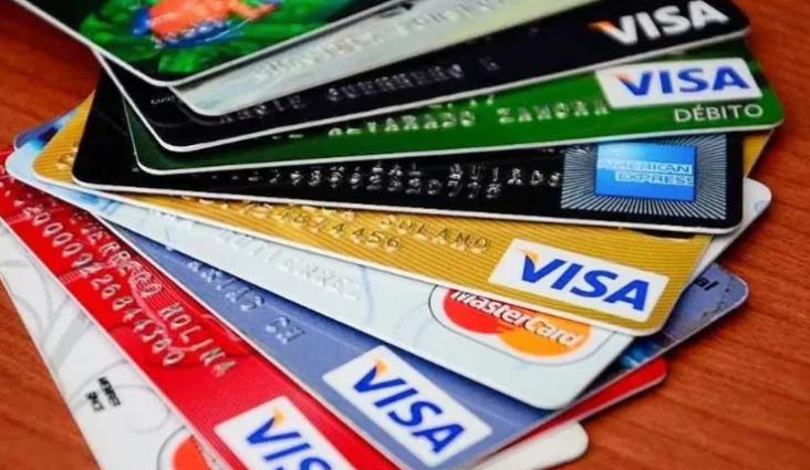 Endeudamiento en las familias: en abril el uso de tarjetas de crédito llegó a un máximo desde 2021