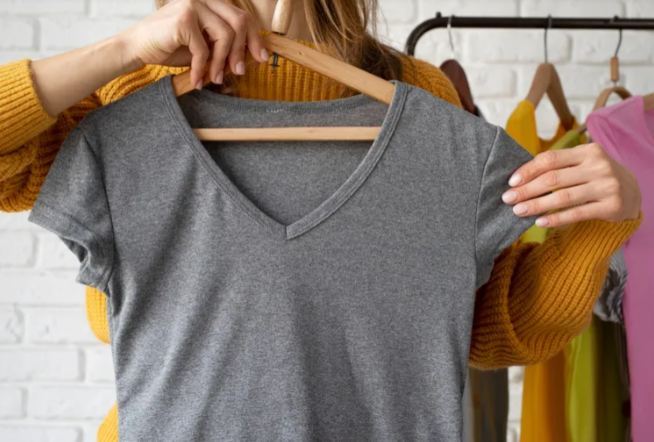 El Gobierno anunció que reducirá impuestos a la importación de ropa, calzado y telas