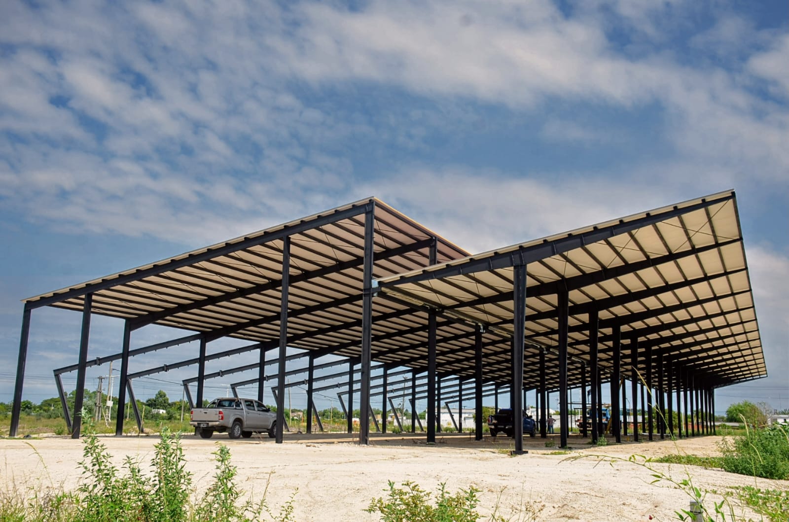 EL INTENDENTE MARIANO HORMAECHEA RECORRIÓ Y SUPERVISÓ LA OBRA DE LA NUEVA TERMINAL